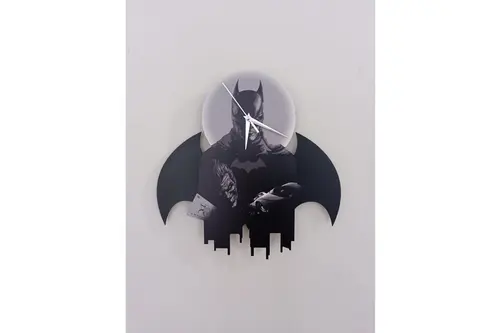 Batman Sallanır Sarkaçlı Dekoratif Duvar Saati